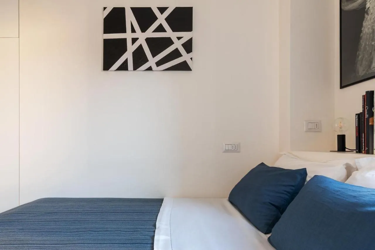 La Casa Colorata - Flats In Milan - Porta Romana Διαμέρισμα 0*,  Ιταλία